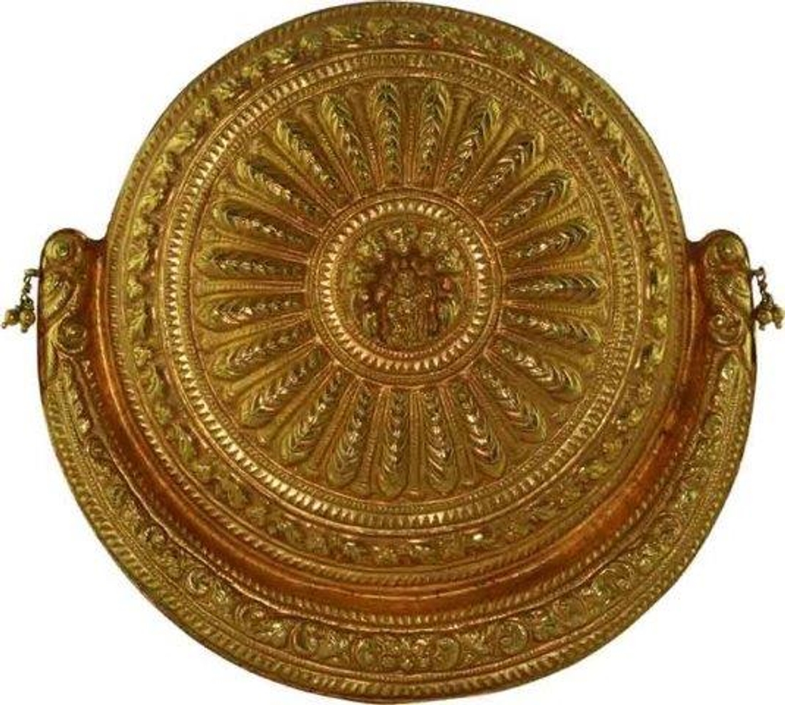 Gold Brooch of Nagas Work of  Lord Balakrishna with Sanake