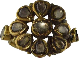 Gold Ring Studded with Daimond.