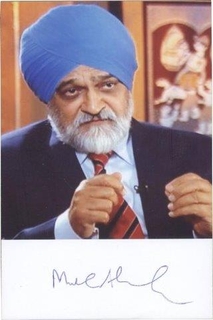 Autograph of Legendary Economist Dr  Montek Singh Ahluwalia on his Photograph.