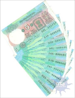 Fifve Rupees Note of Republic India.