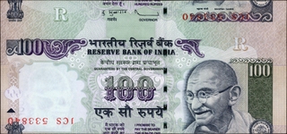 Incorrectly Positioned Sheet Cutting Error One Hundred Rupees Banknote Signed by D Subbarao of Republic India of 2009.