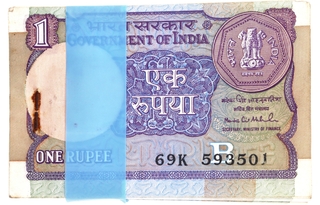 Rare One Rupee Banknote Bundle of Republic India of 1991 Signed by Montek Singh Ahluwalia.